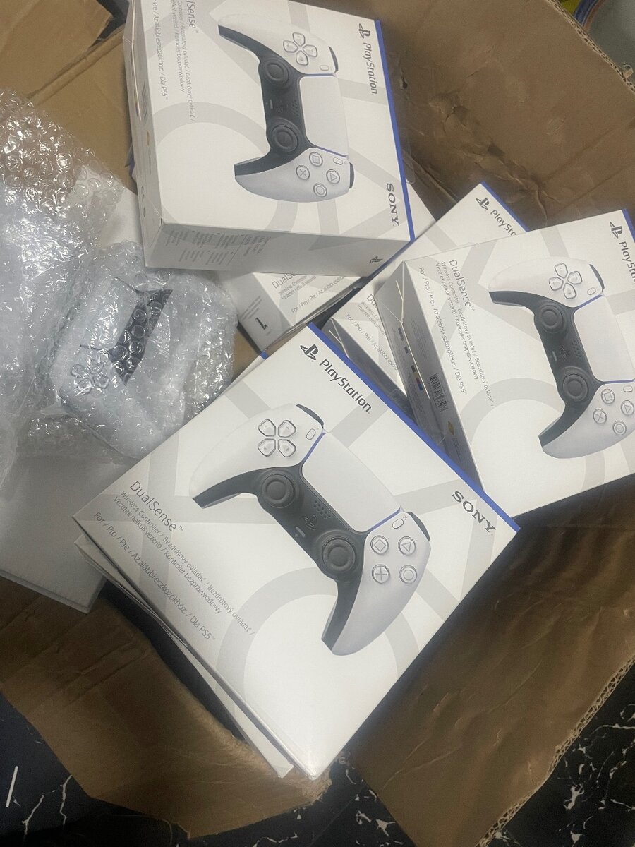 PS5 controllers