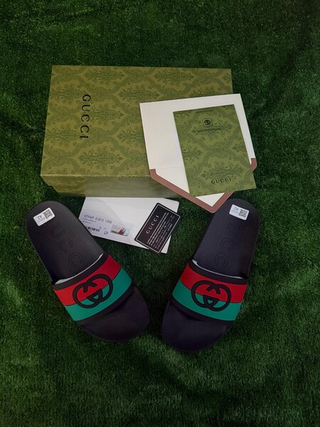 Sandales Gucci tendance unisexe