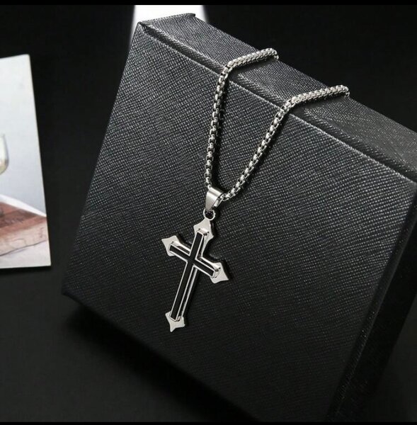 Collier croix en acier inoxydable