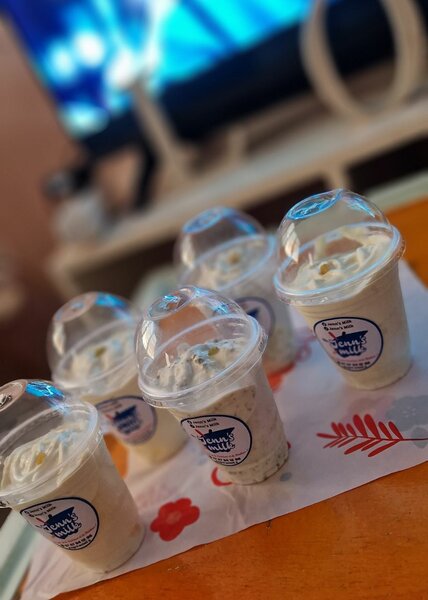 5 POTS DE LAIT OU DÈGUÈ