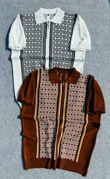 Polos rayés en tricot moderne