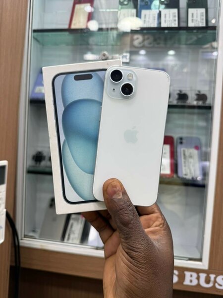 iPhone 15 simple