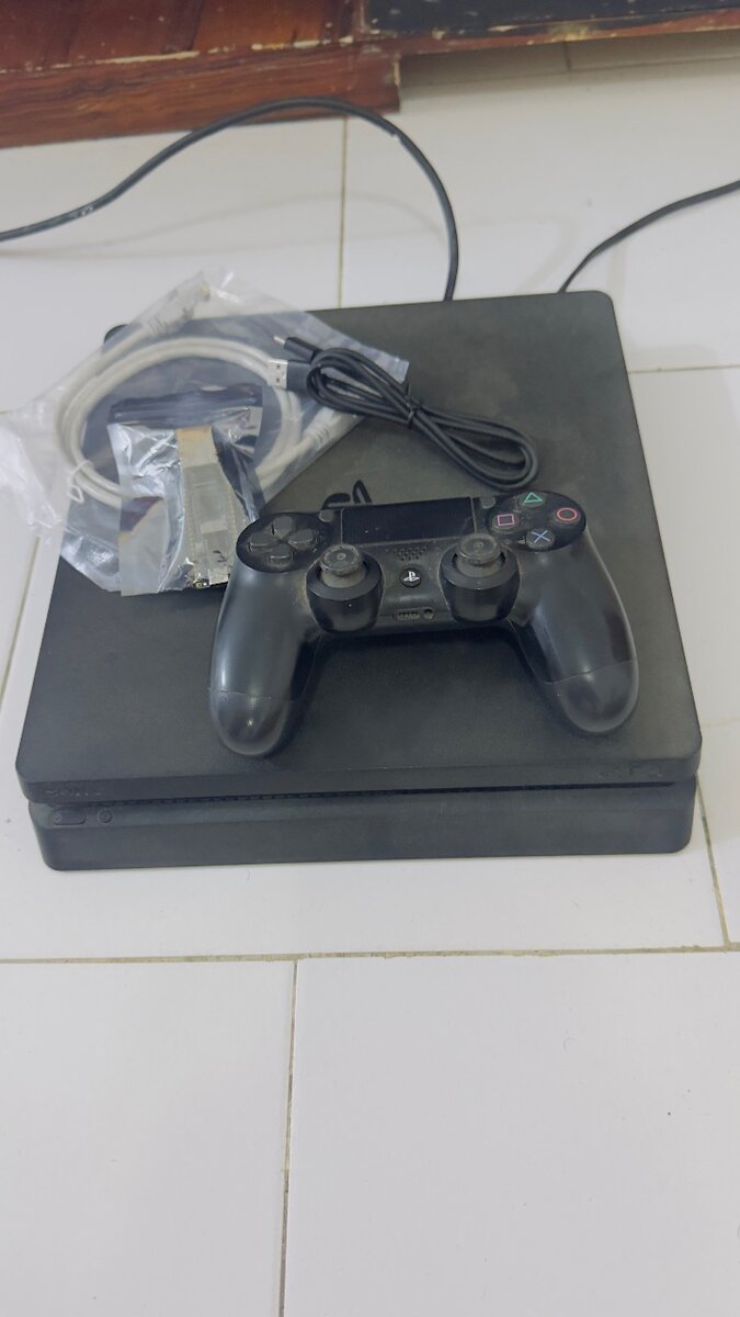 Ps4 slim cracker