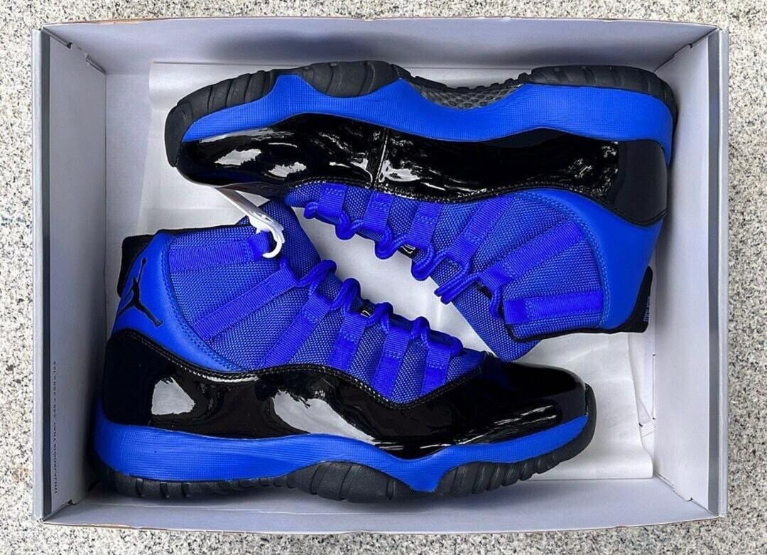 AIR JORDAN 11
