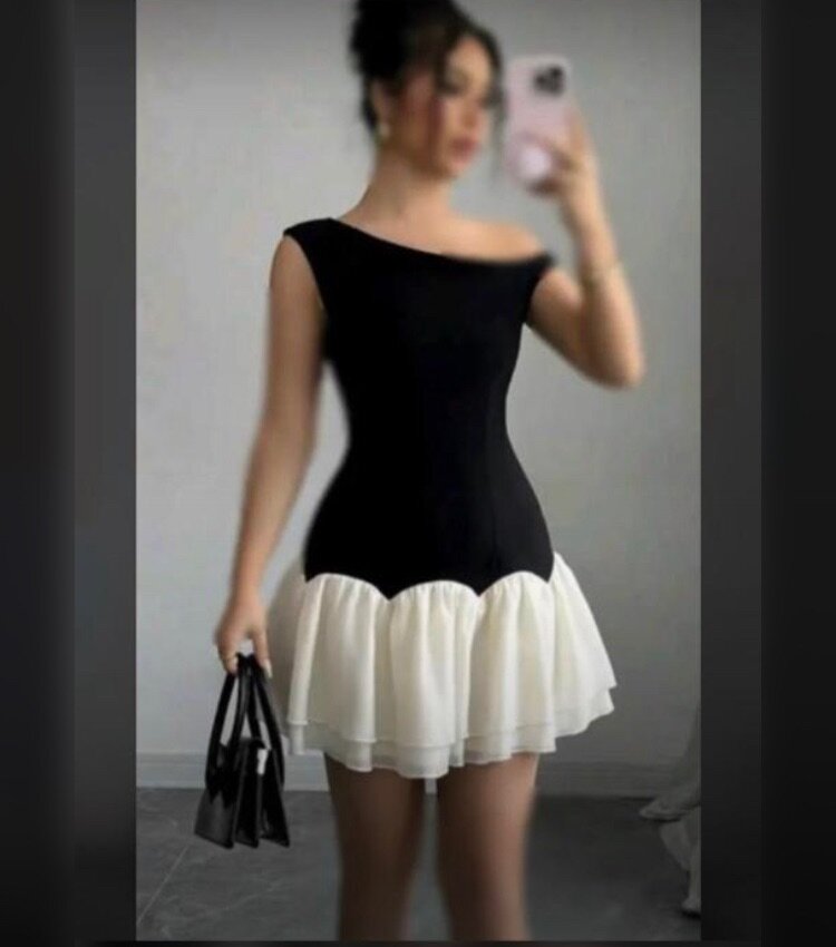 Robe élégante noire et blanche