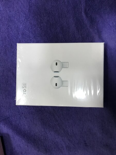 Pro 5s earbuds