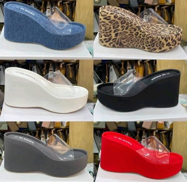 Sandales à talons compensés tendance