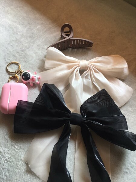 Hair bows