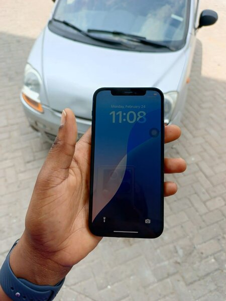 IPHONE 11(64GB)