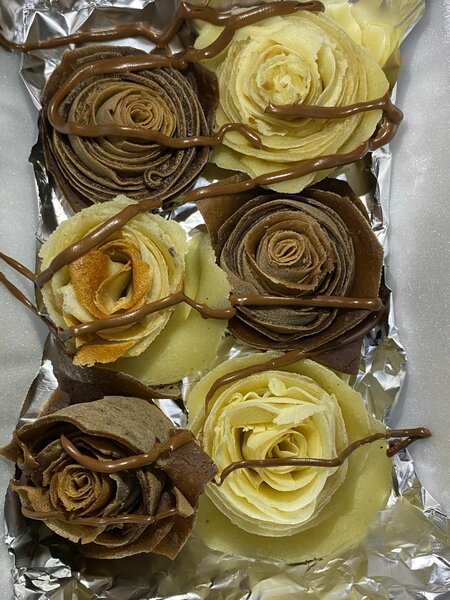 Floral crêpe
