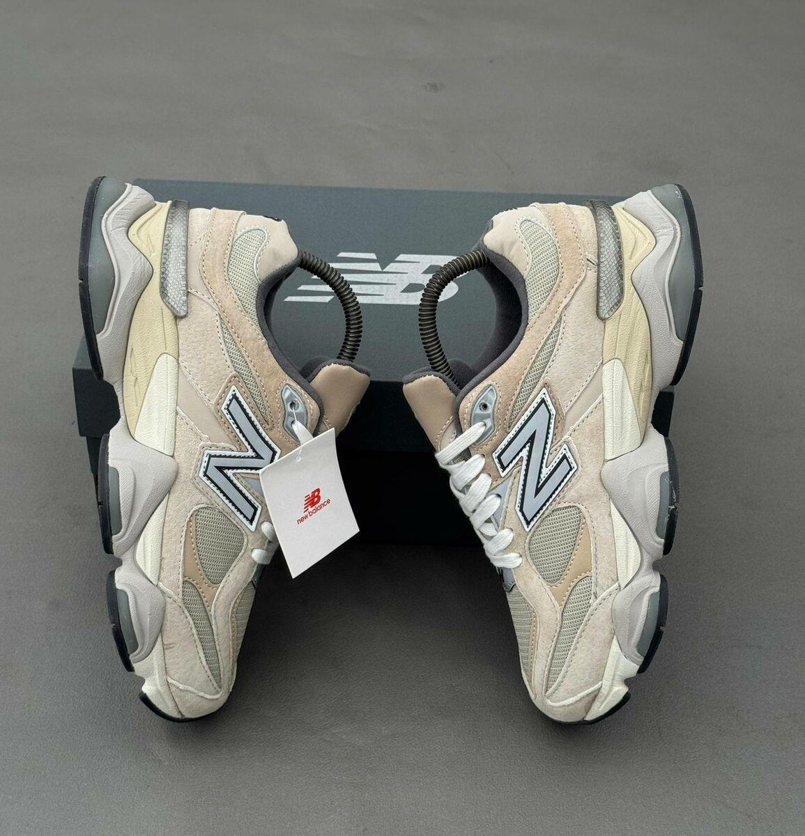 Baskets New Balance Beige