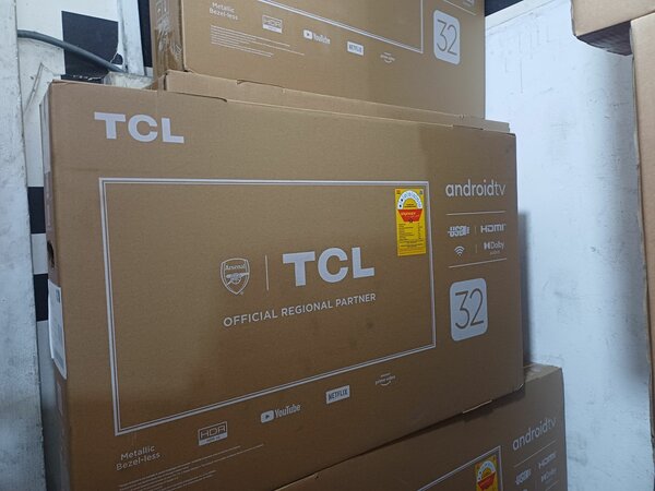 TCL 32 INCHES SMART ANDROID DIGITAL SATELLITE TELEVISIONS