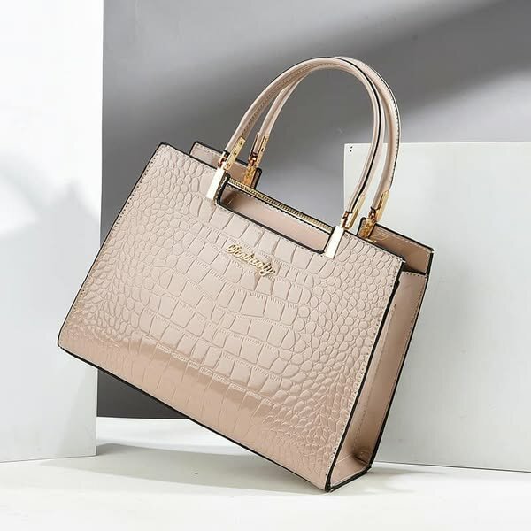 Stylish and fashionable women's bag beige