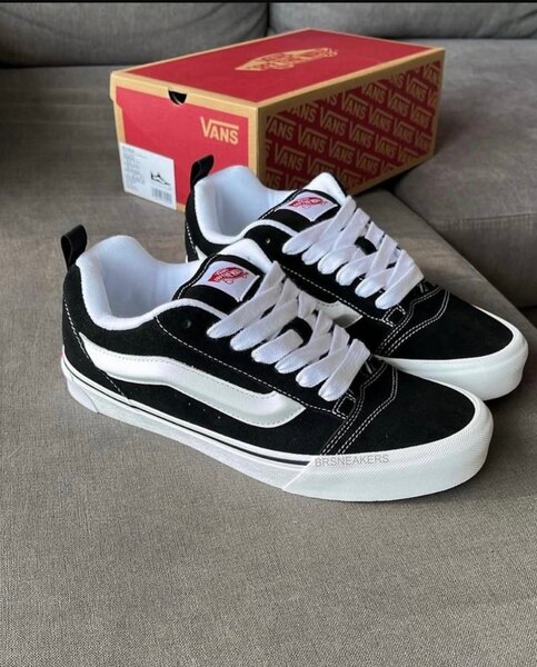 Vans knud school