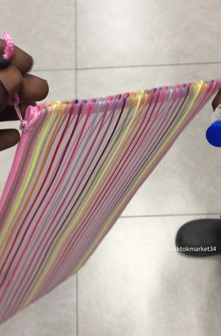 Trousse colorée à rayures