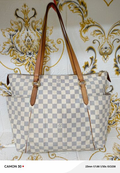 Hand bag