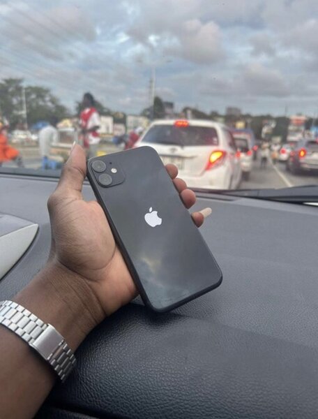 iPhone 11 64 gig
