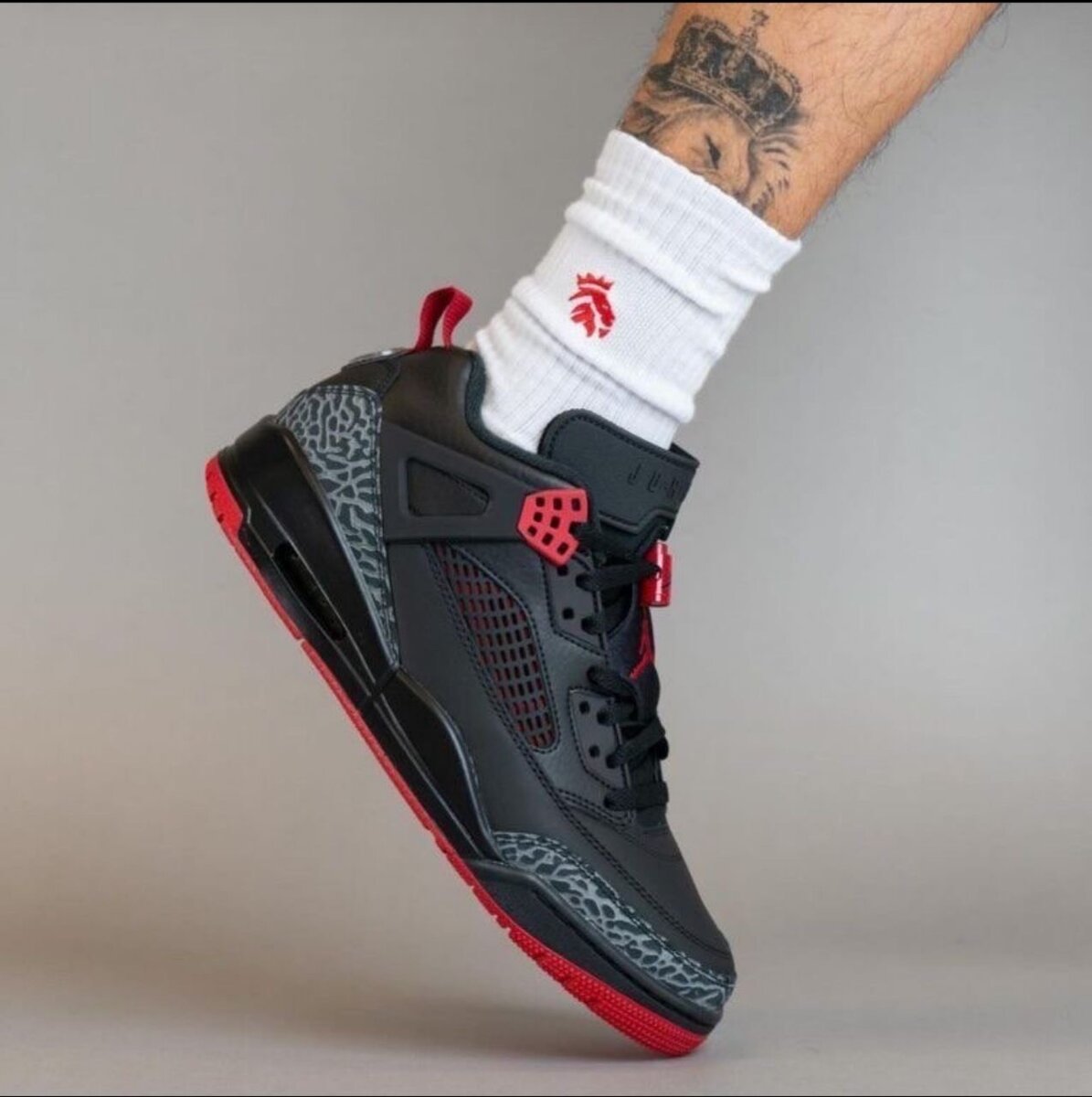 AIR JORDAN SNEAKER