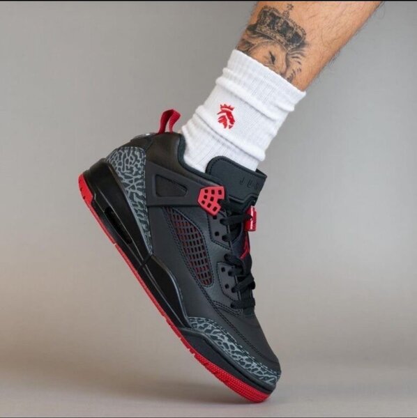 AIR JORDAN SNEAKER