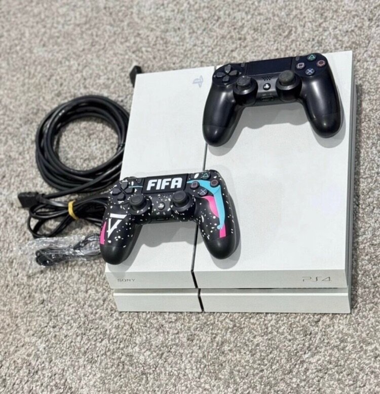 PS4 standard ,pro