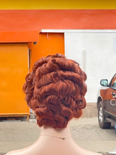 Coupe dame bouclés