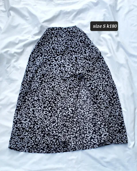 black skirt