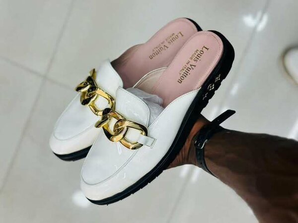 Half shoes