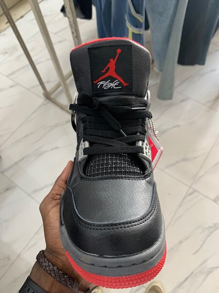 Air Jordan 4 Retro