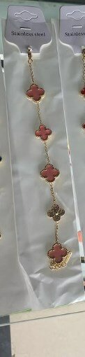 Bracelet with pink inserts