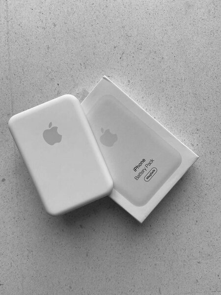MagSafe wireless Battery park