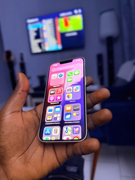 iPhone 14 simple CE