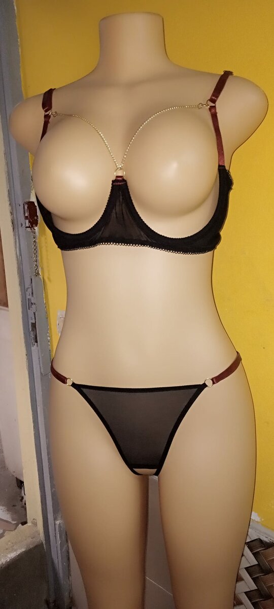 Lingerie noir