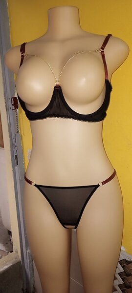Lingerie noir