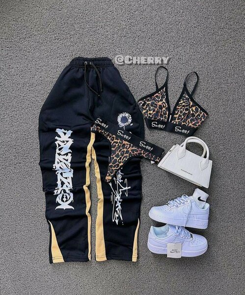 OUTFIT