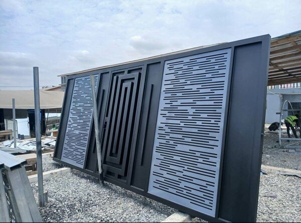SLIDING GATES