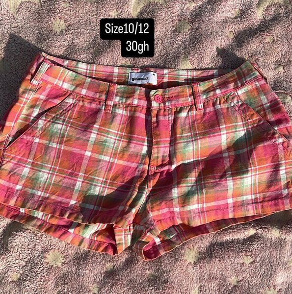 Bum shorts