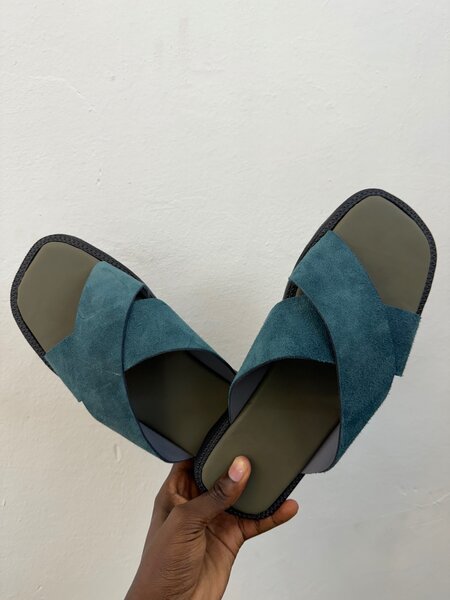 Cross slippers