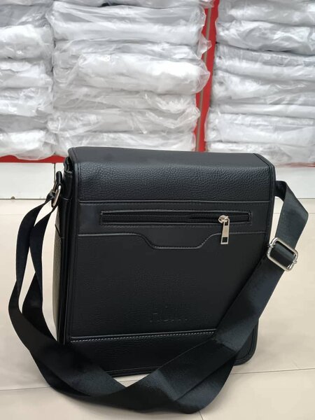 Shoulder bags
