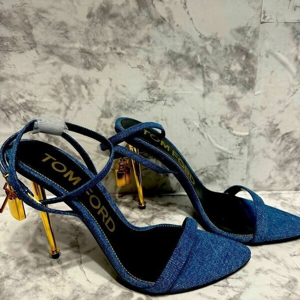 Ladies heel