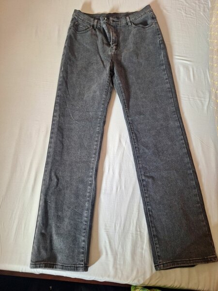 Grey boyfriend jean
