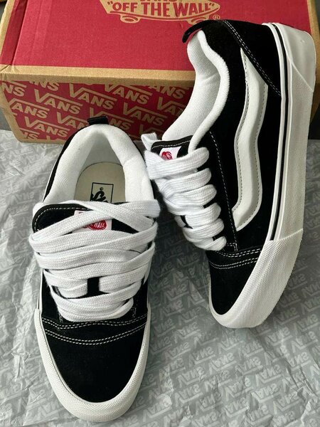 Vans Knu old Skool ( original dans carton )