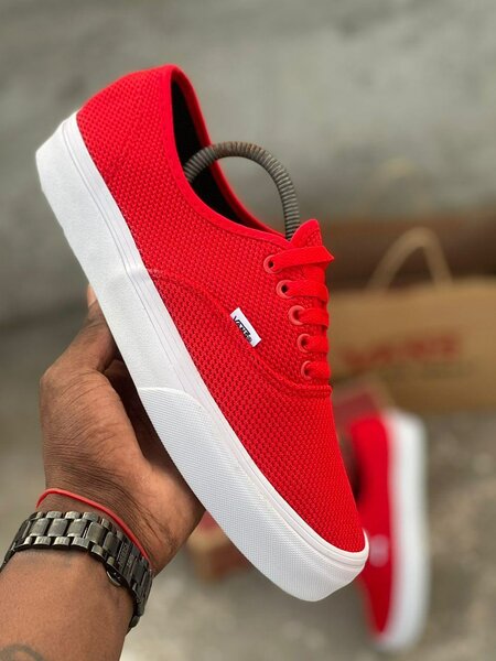 Van's Authentique Rouge