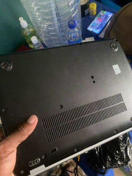 HP EliteBook 820 G3