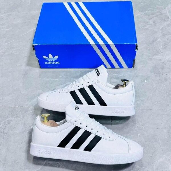 Chaussures Addidas