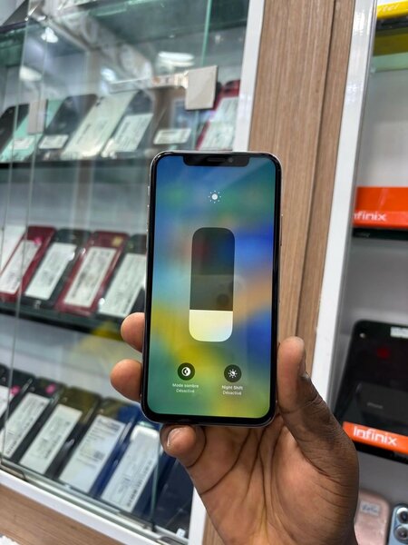 iPhone X 64giga sans Face ID