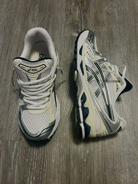 Chaussures de course Asics confortables