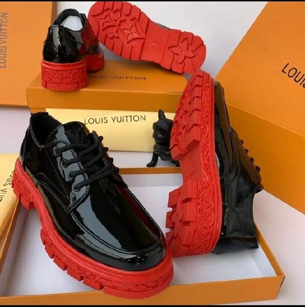 Dress shoe