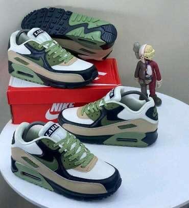 AIR MAX