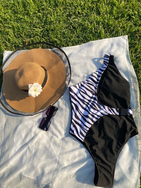 Bikini / swimsuit