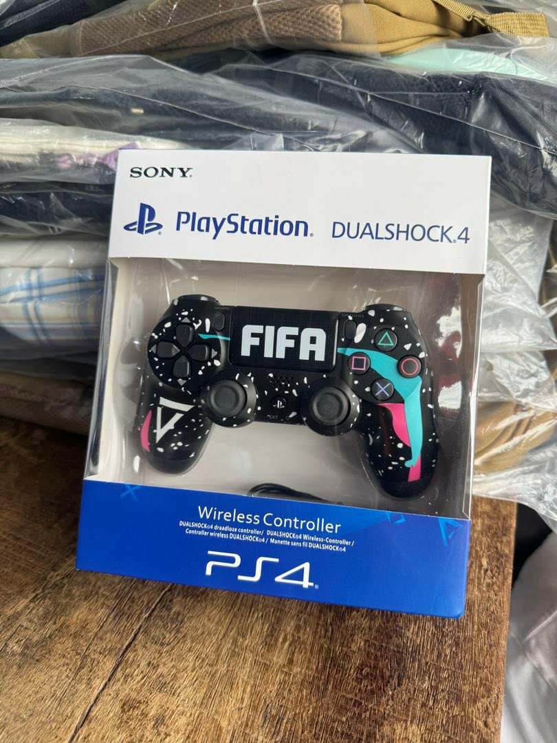 Manette PS4 design God of Wars
